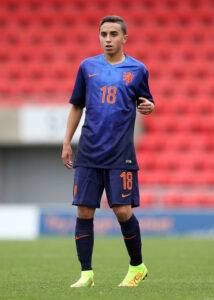 Nouri é a principal joia holandesa (Foto: UEFA/Divulgação)