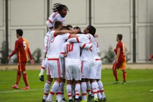 A fantástica vitória sobre os turcos do Galatasaray (Foto: Divulgação/benfica.com)