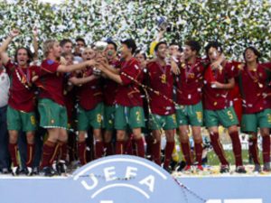 Portugal foi o grande campeão em 2003 (Foto: Reprodução/maisfutebol.iot.com)