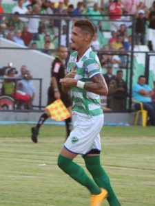 Manoel é destaque em um time que preza pelo ataque (Foto: Reprodução)